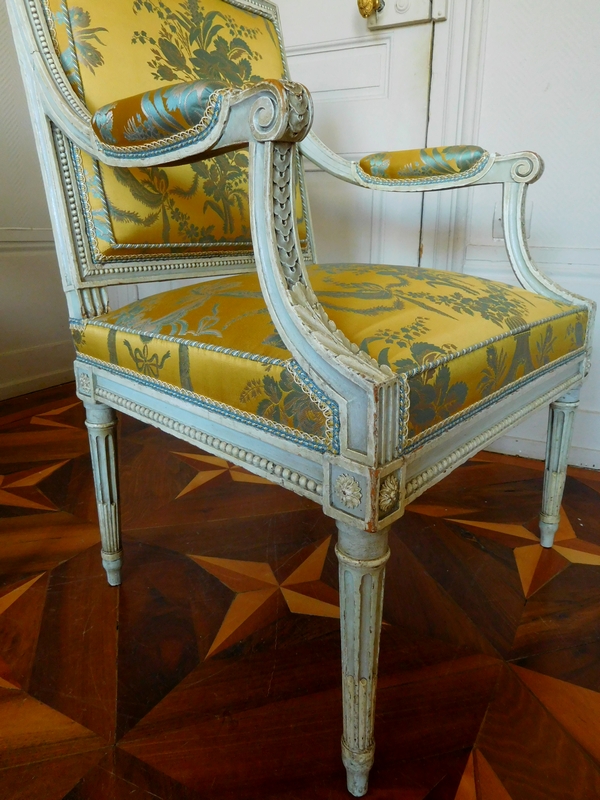 Pluvinet : 4 Louis XVI seats, 18th century, Tassinari & Chatel silk - stamped